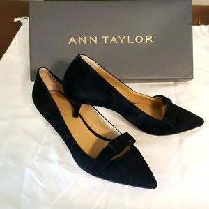 Ann Taylor Black Suede Pumps 6.5M